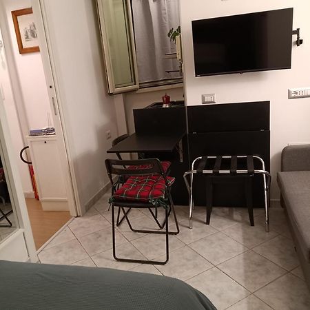 La Residenza Napoli Chiaia Short Let Apartment Superior Via Chiaia 82 Exterior photo