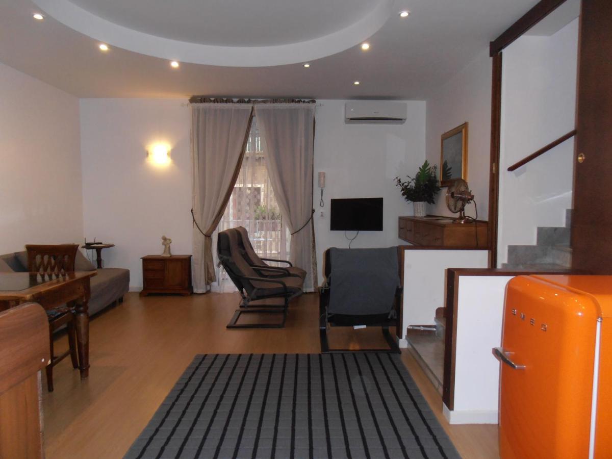 La Residenza Napoli Chiaia Short Let Apartment Superior Via Chiaia 82 Exterior photo