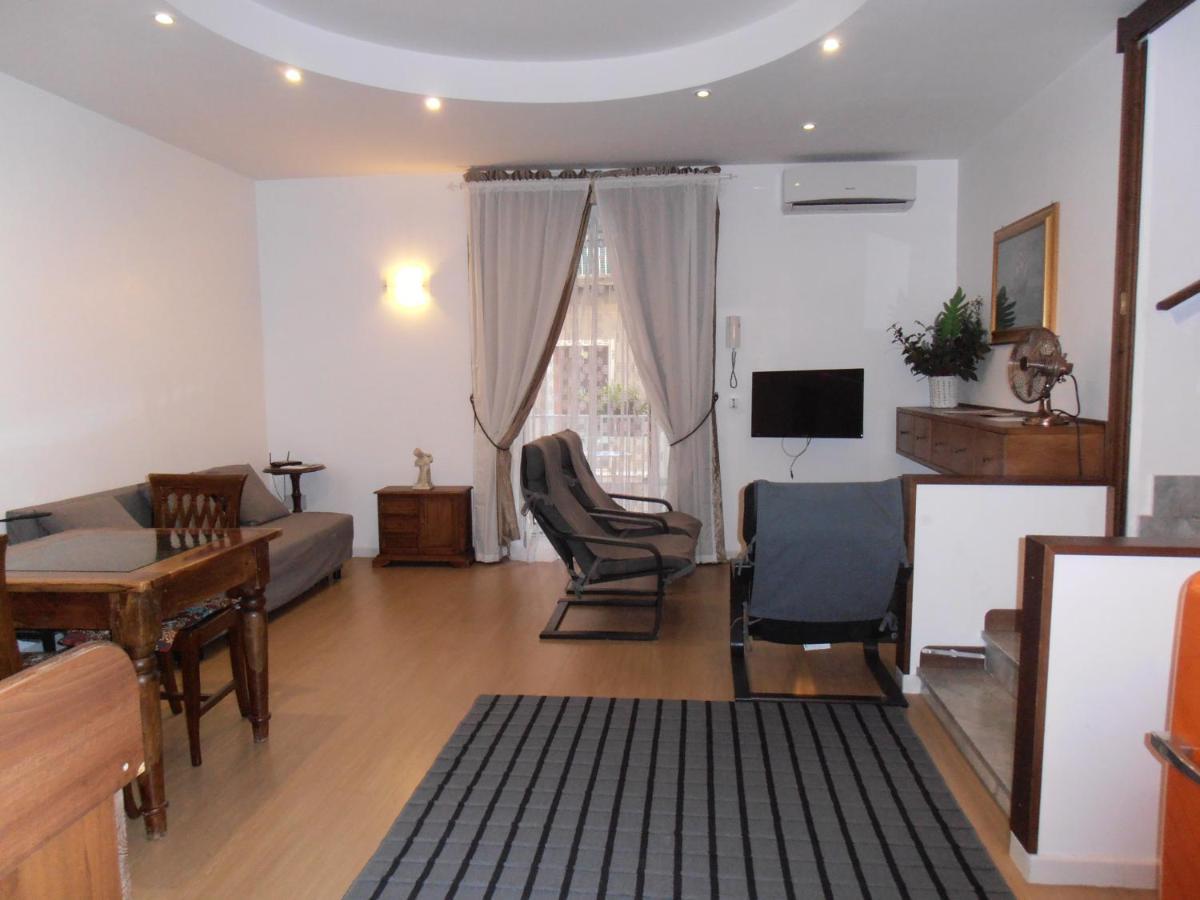 La Residenza Napoli Chiaia Short Let Apartment Superior Via Chiaia 82 Exterior photo