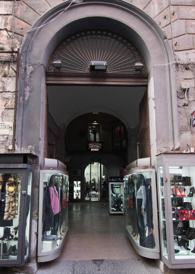 La Residenza Napoli Chiaia Short Let Apartment Superior Via Chiaia 82 Exterior photo
