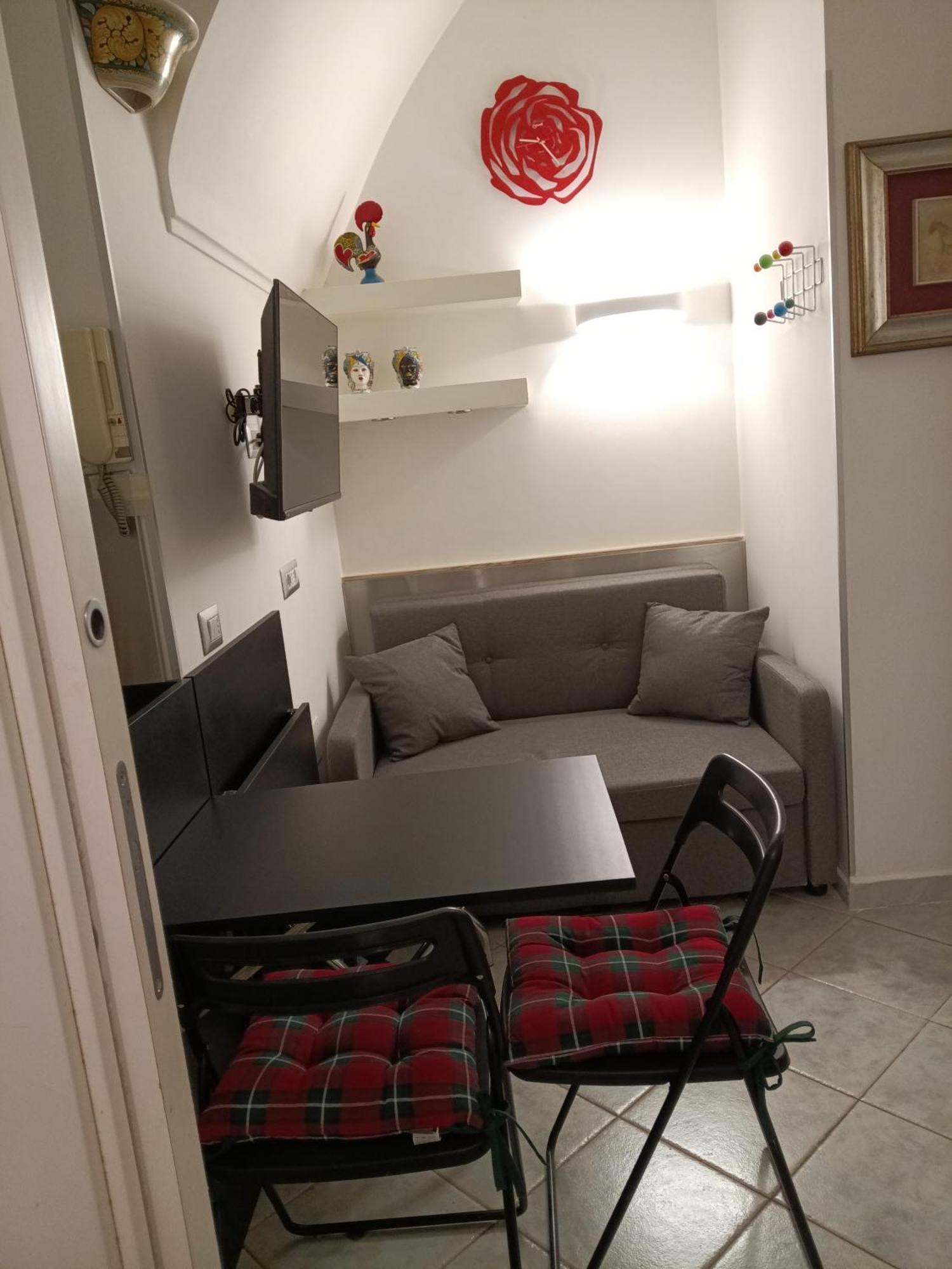 La Residenza Napoli Chiaia Short Let Apartment Superior Via Chiaia 82 Exterior photo
