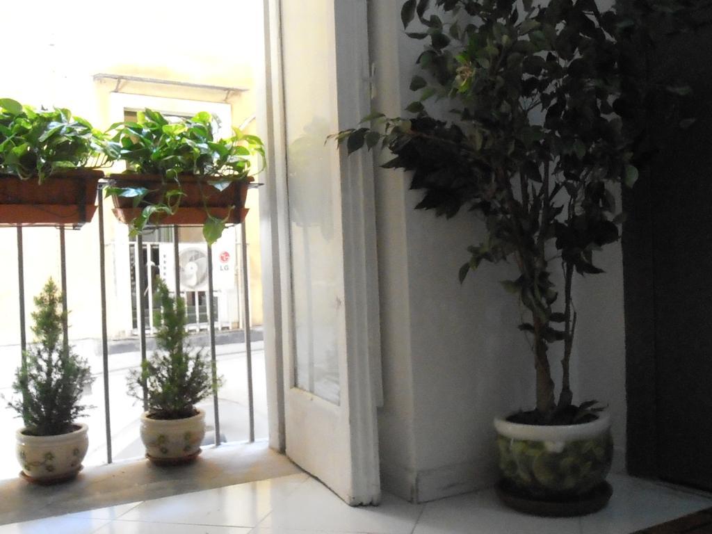 La Residenza Napoli Chiaia Short Let Apartment Superior Via Chiaia 82 Exterior photo